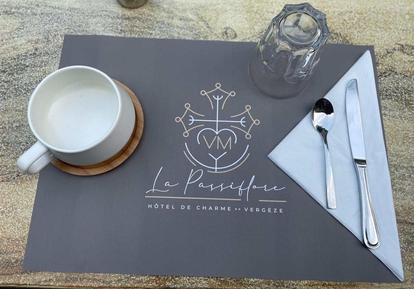 La Passiflore Vergeze Bagian luar foto